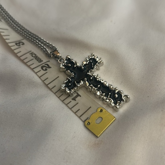 Source Unknown Black and Silver Cross Necklace - Picture 2 of 5